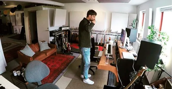 Kasper Falkenberg i sit lydstudie